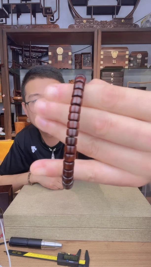 乌木类书架640血檀5*8药片珠单圈手串
