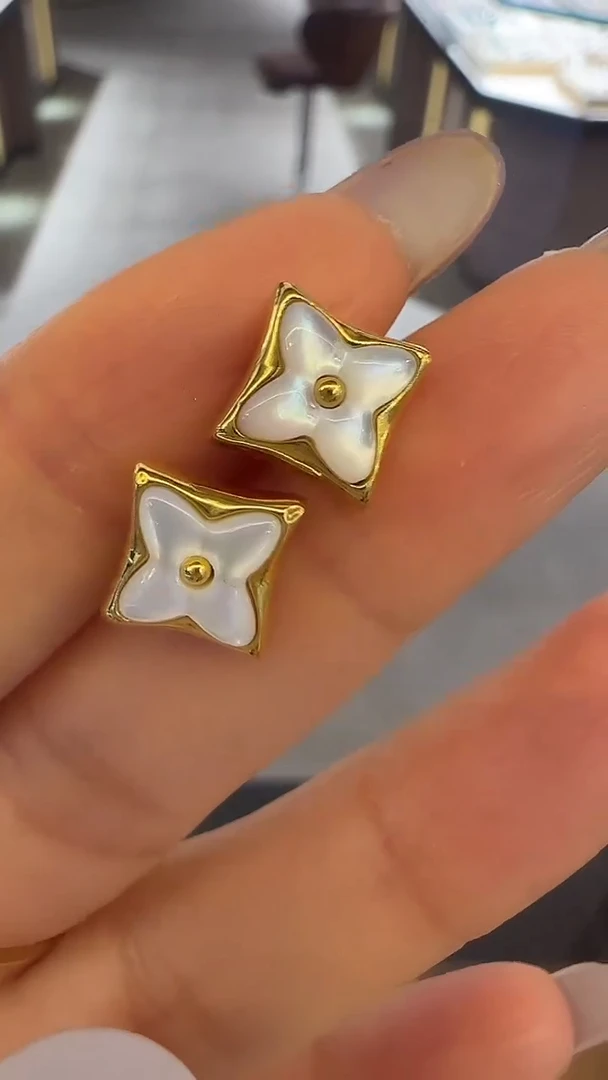 耳饰贝壳（贝母）18K金镶嵌老花
