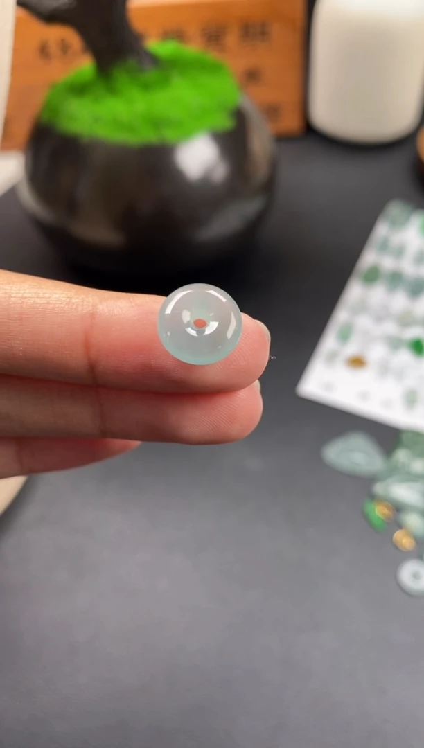 颈饰未镶嵌翡翠翡翠冰种平安扣