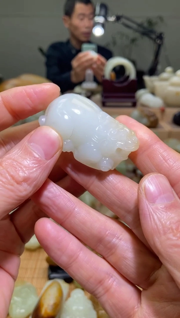 未镶嵌和田玉挂件新疆和田玉且末料貔貅挂件