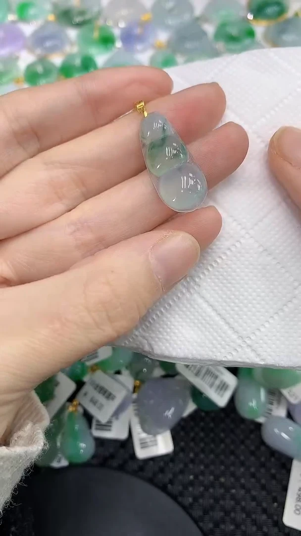 颈饰18K金镶嵌翡翠a货支持复检百元以上9元证书费自理