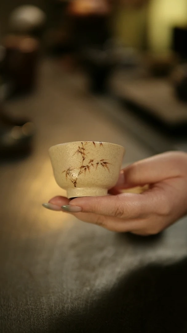 阿眠      云龙粉糯竹叶杯