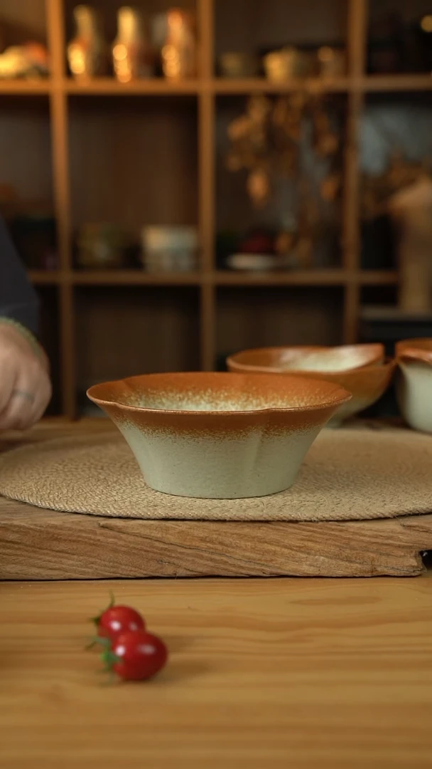 暖阳系列的7.5英寸直筒五瓣花碗1个