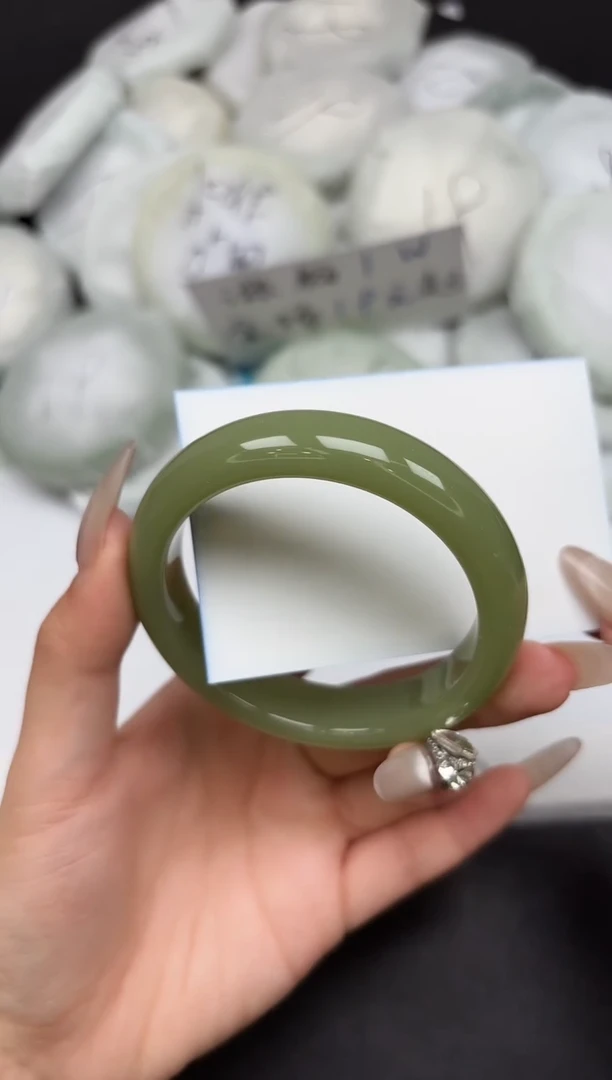 未镶嵌手镯石英质玉229-55-56