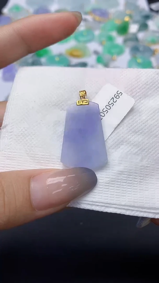 翡翠18K金镶嵌颈饰天然缅甸a货翡翠