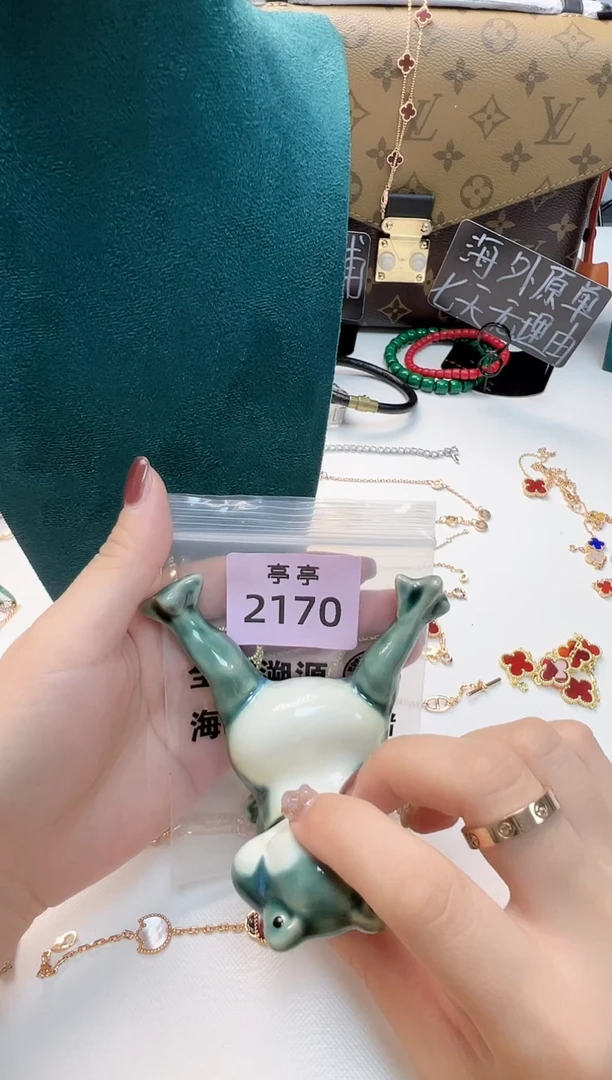 奥****• 华禄甄选阁丹丹