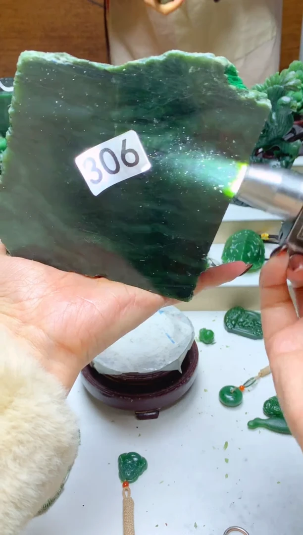 未镶嵌和田玉摆件1