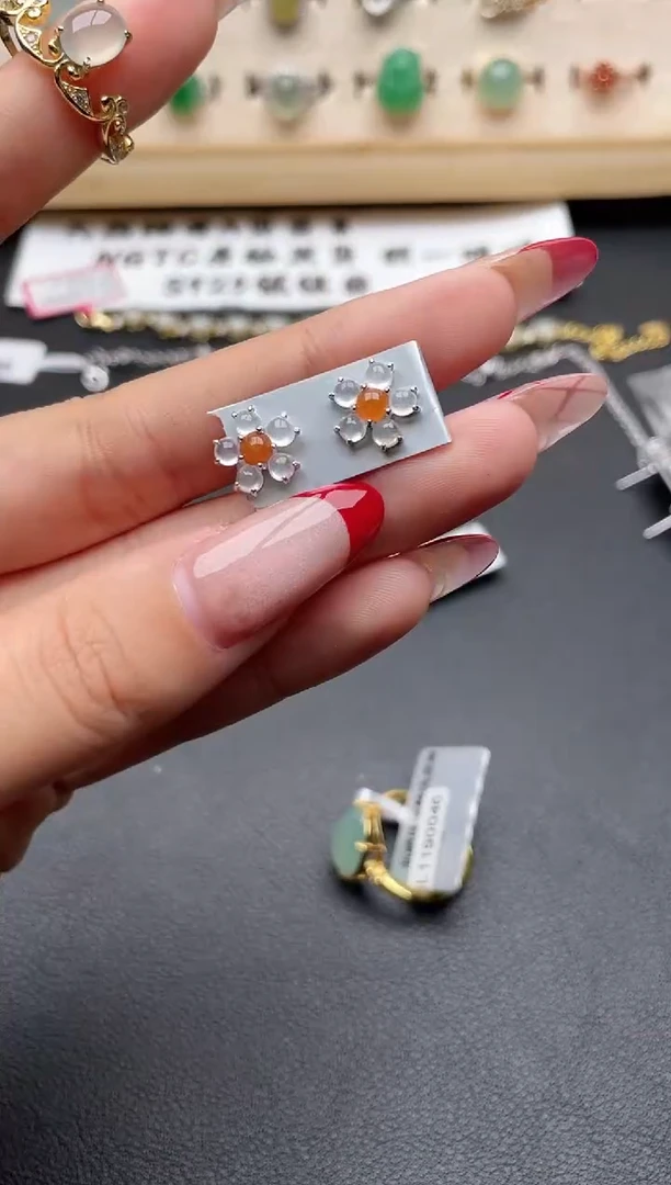 【闪购商品】翡翠戒指银S925镶嵌一物一证一礼盒
