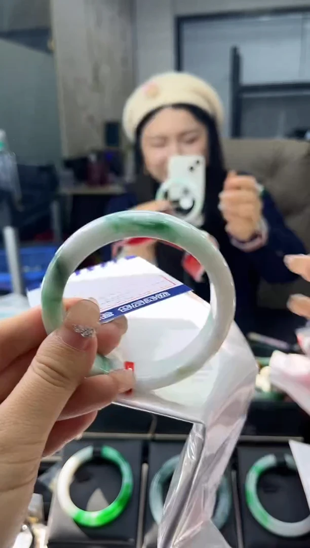【闪购商品】翡翠手镯未镶嵌0514914241