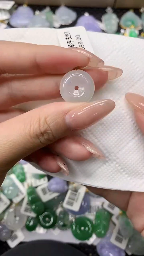 颈饰18K金镶嵌翡翠111111111