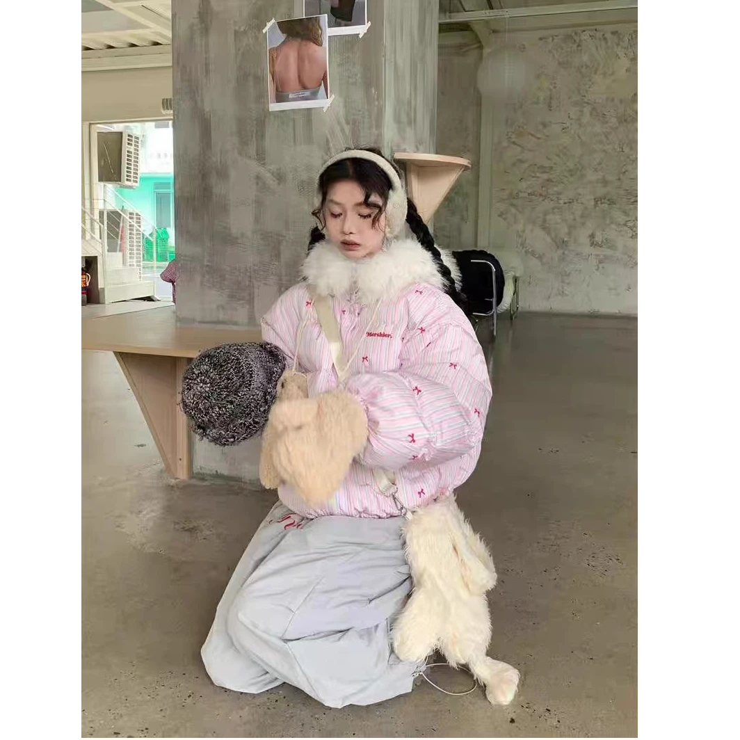 韩系复古粉色设计感蝴蝶毛领甜美棉服休闲阔腿弯刀裤时尚套装