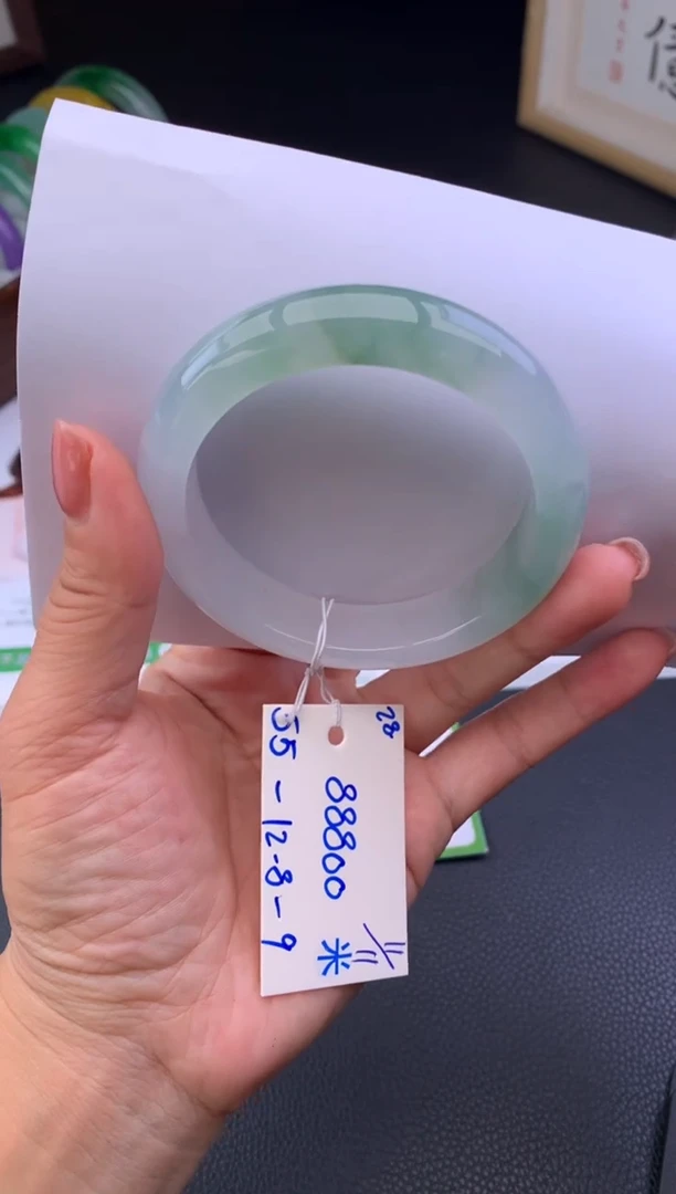 未镶嵌手镯翡翠假一赔三 手镯