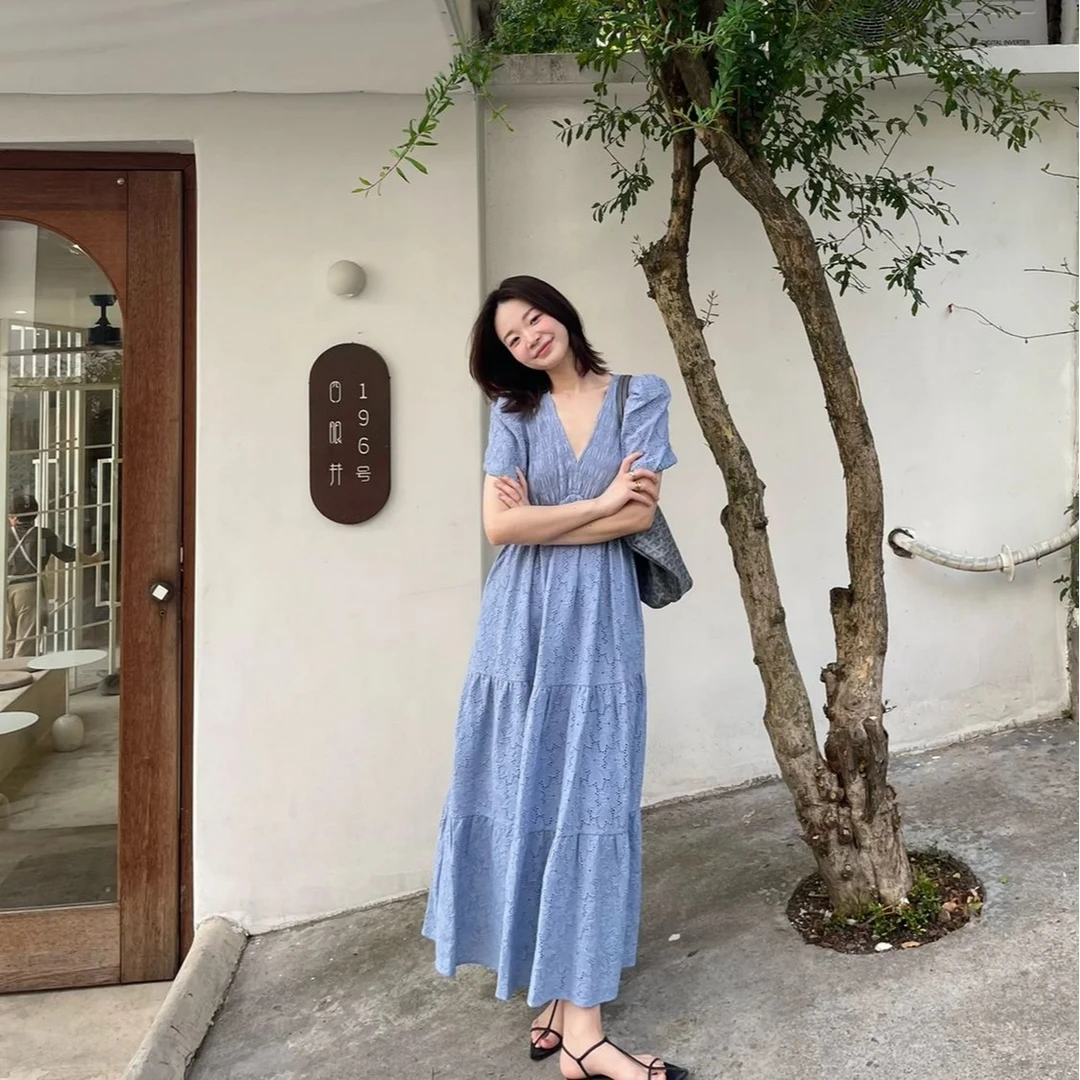 桔梗茶歇法式气质复古蓝色v领泡泡袖连衣裙女收腰长裙设计感小众