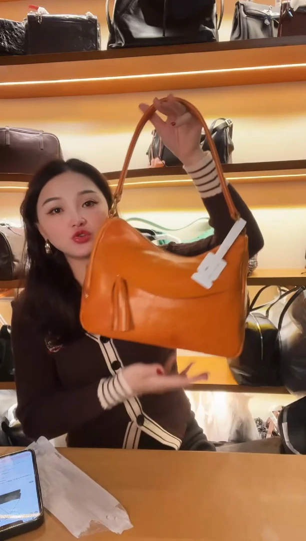 牛皮（革）高端订制时尚百搭女士手提斜跨包