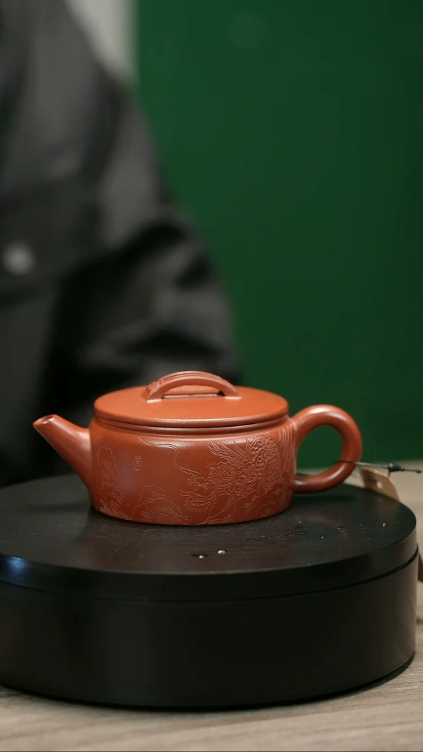 茶壶紫砂知****友H2383方开明刻绘游龙汉瓦