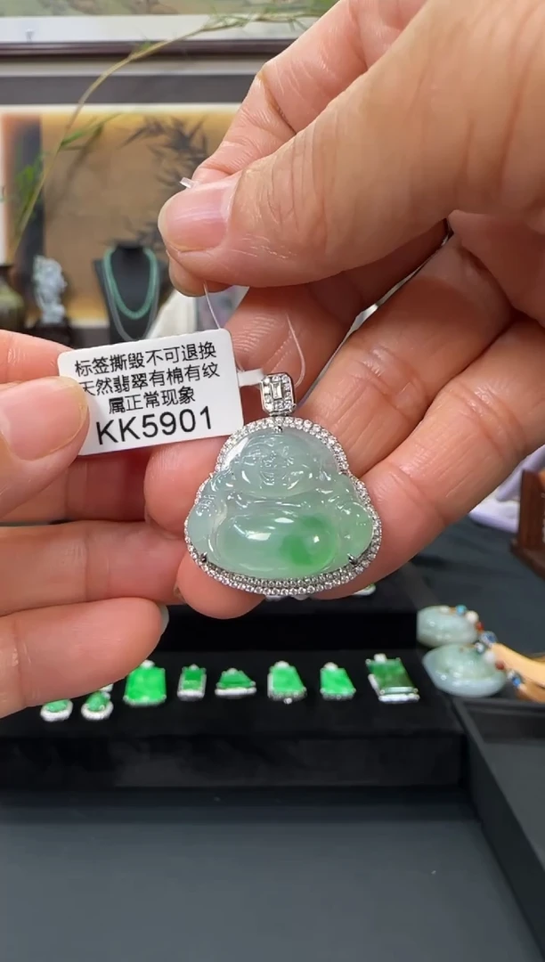 翡翠18K金镶嵌颈饰KK5901佛公