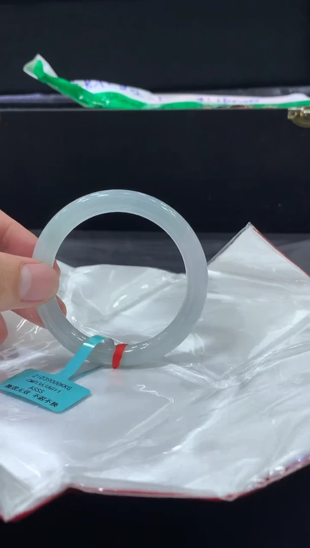 未镶嵌手镯翡翠翡翠手镯