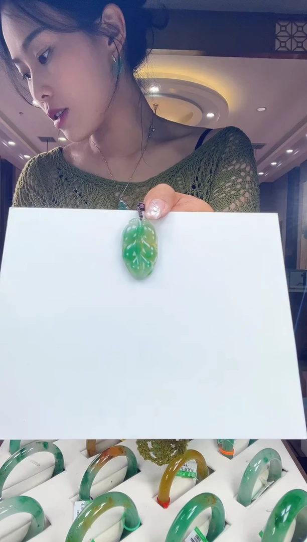 石英质玉手镯未镶嵌戒指