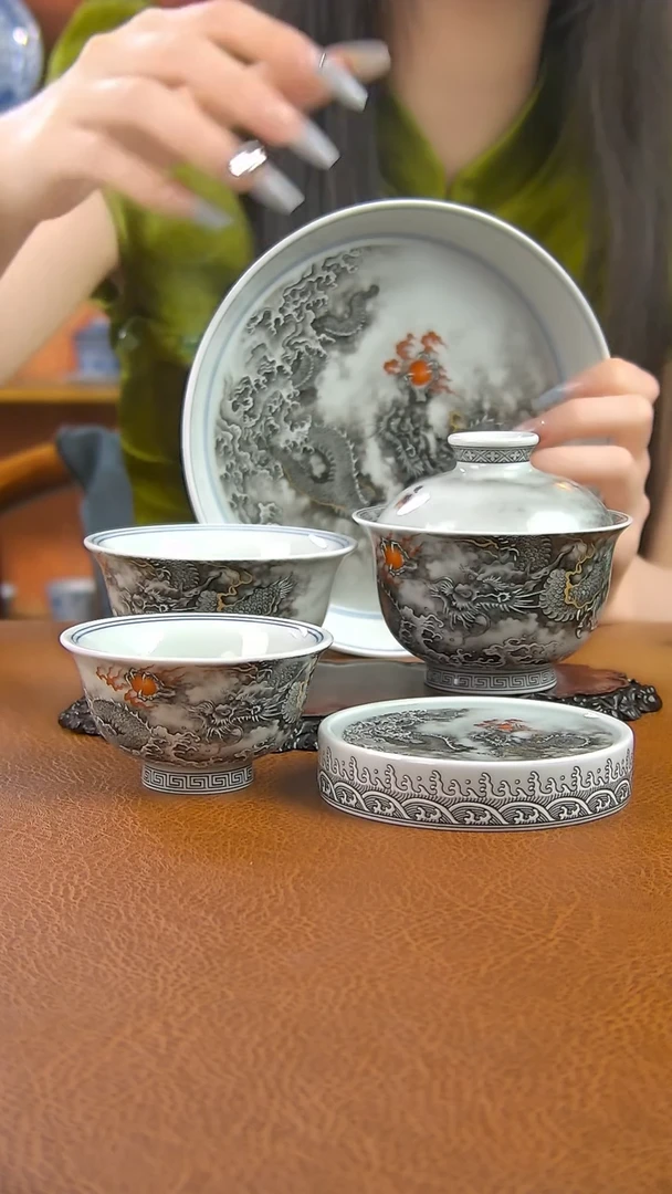 景德镇手工墨彩龙纹套组