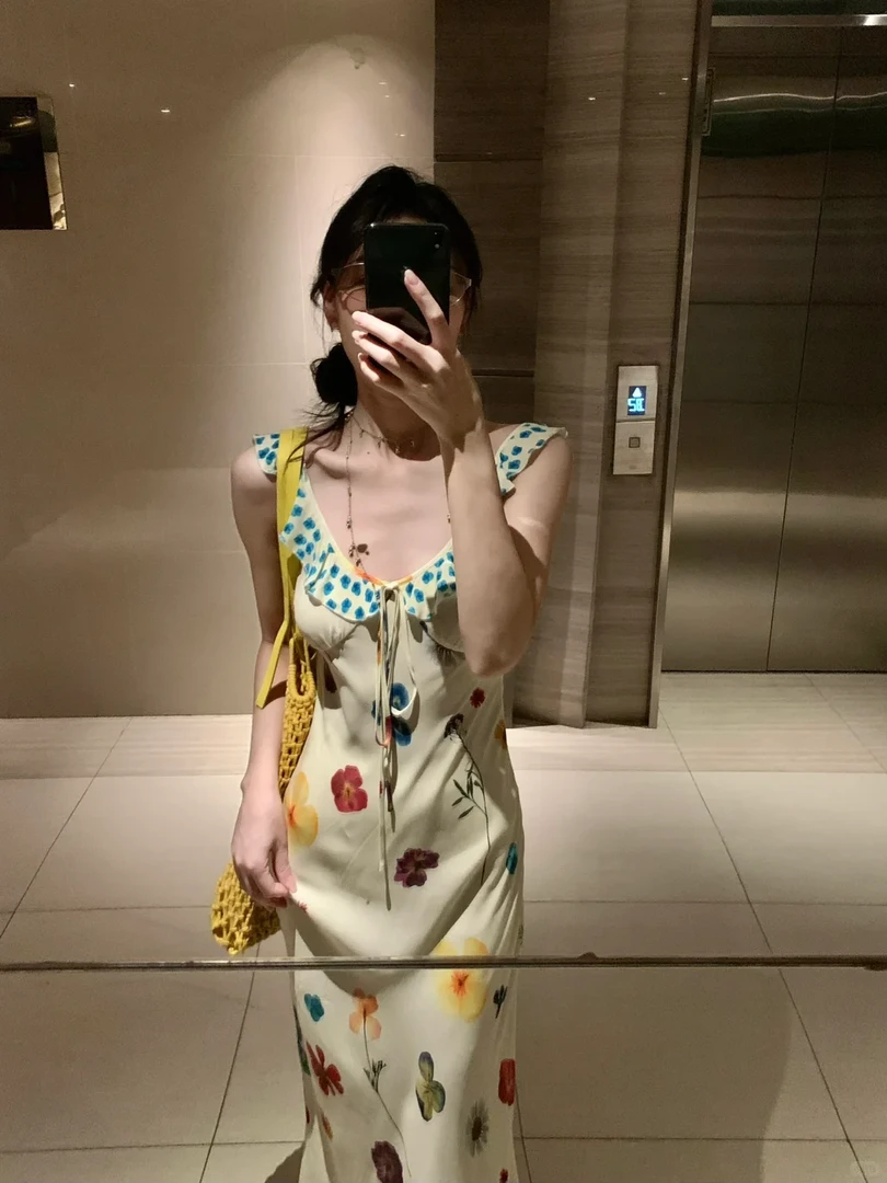 【晚宴千金】纯欲性感辣妹挂脖吊带裙露肩压褶不规则连衣裙女