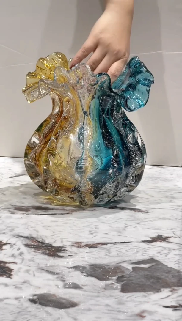 琥珀蓝金色琉璃花瓶
