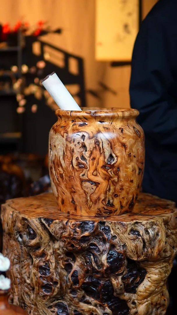 枣木百年雷击枣木画缸（高25，直径26）