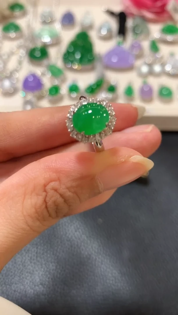 18K金镶嵌戒指翡翠m112