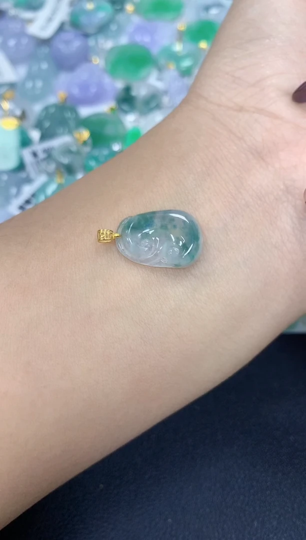 颈饰18K金镶嵌翡翠a货假一赔三支持复检百元上9元证书费自理