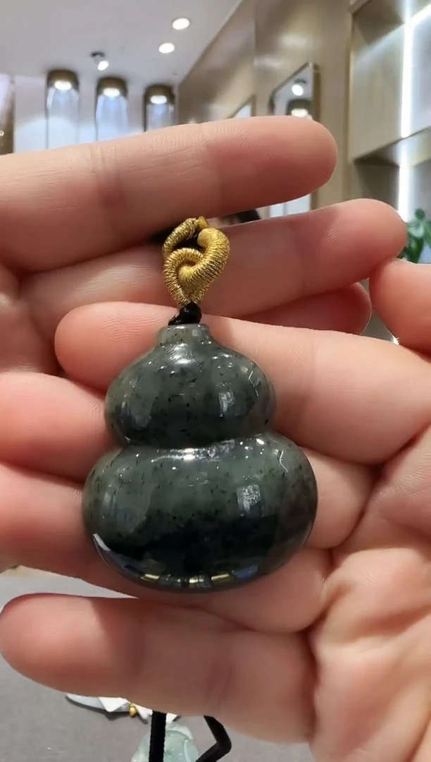 颈饰未镶嵌和田玉【12】