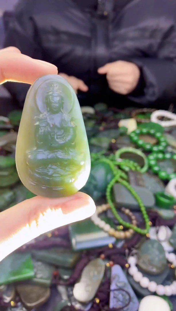 颈饰未镶嵌和田玉1