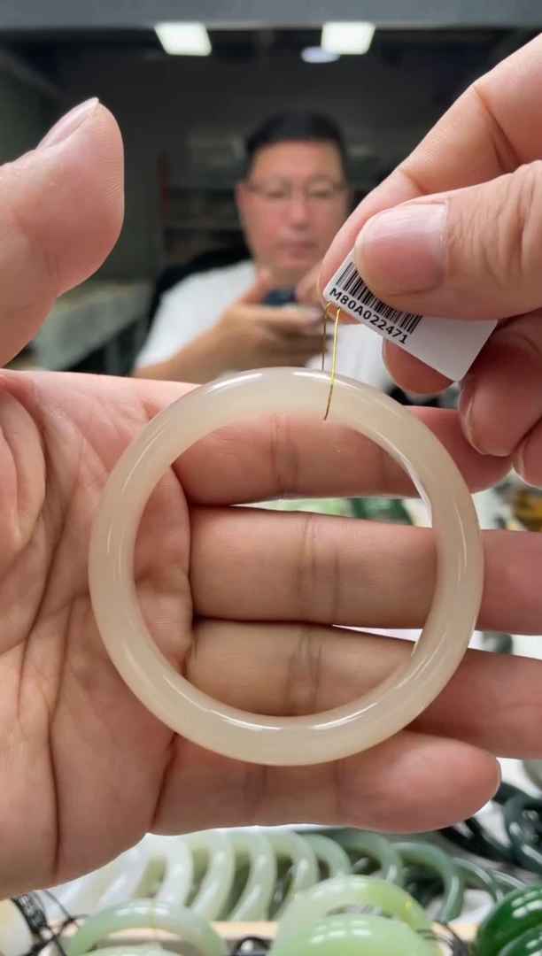 【闪购商品】和田玉手镯未镶嵌编码2471 圈口53-54