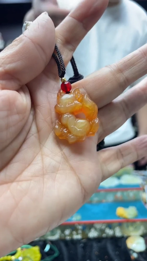 未镶嵌岫玉吊坠·