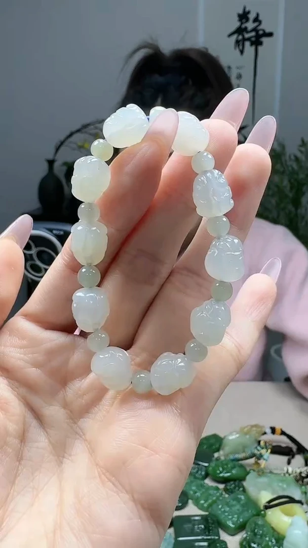 未镶嵌和田玉挂件1