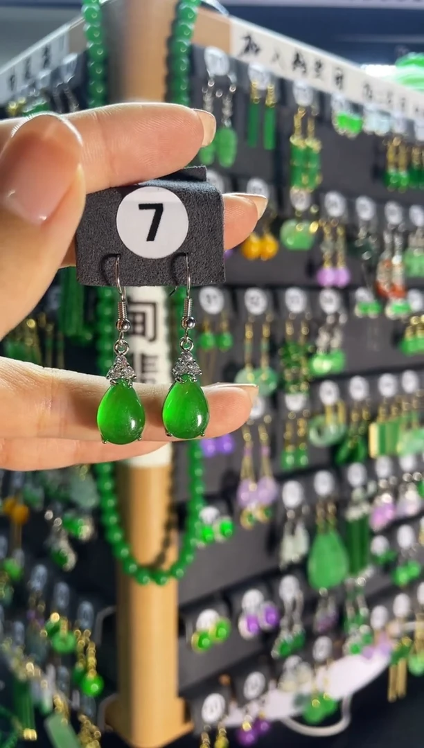 【闪购商品】翡翠耳饰银S925镶嵌7...