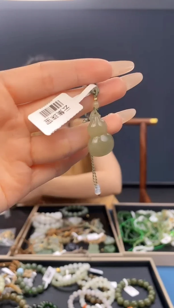 和田玉未镶嵌颈饰拍一发一