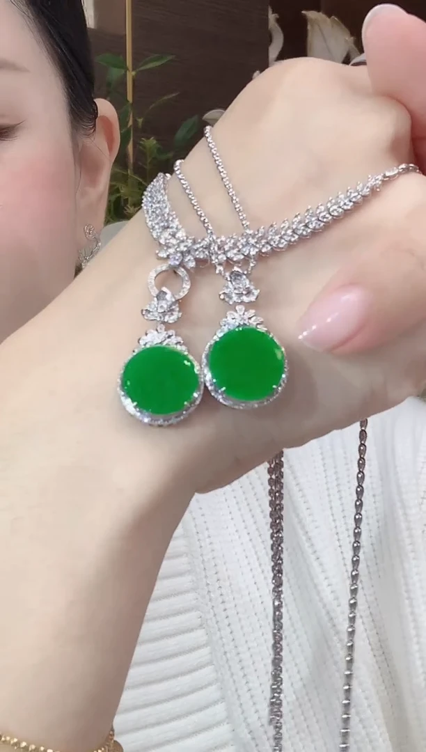 吊坠(不含链)18K金镶嵌翡翠A14 多样性发一件