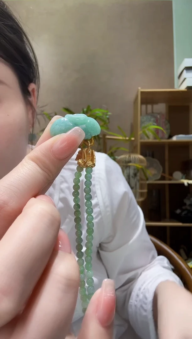 翡翠未镶嵌颈饰吊坠