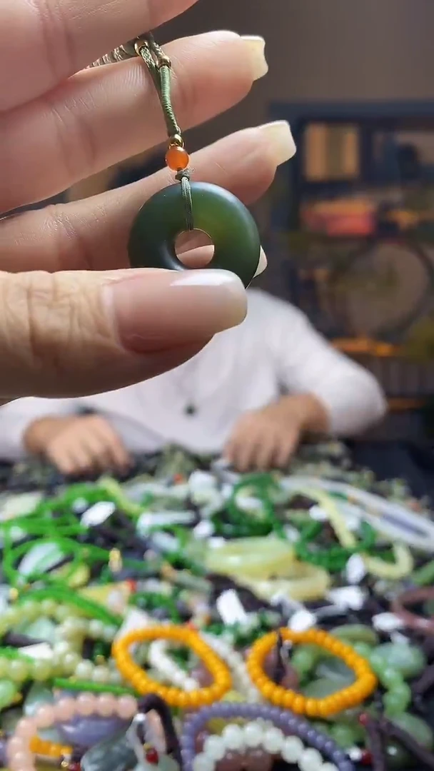 颈饰未镶嵌和田玉多样性发货，拍一发一