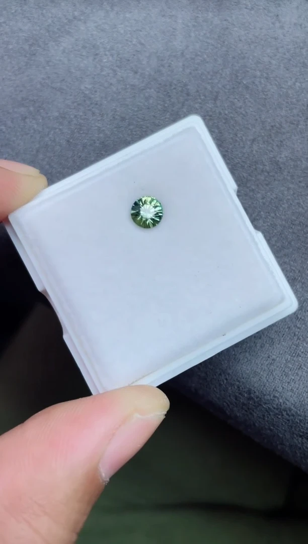 裸石彩色蓝宝石1.04ct