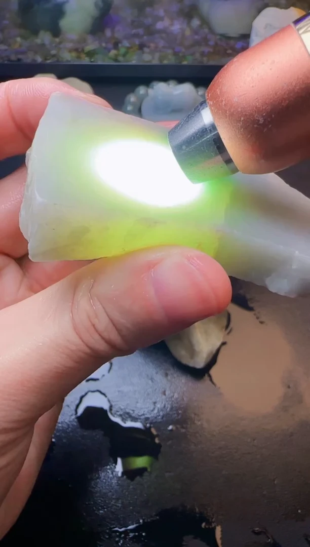 翡翠挂件未镶嵌天然缅甸A货翡翠640