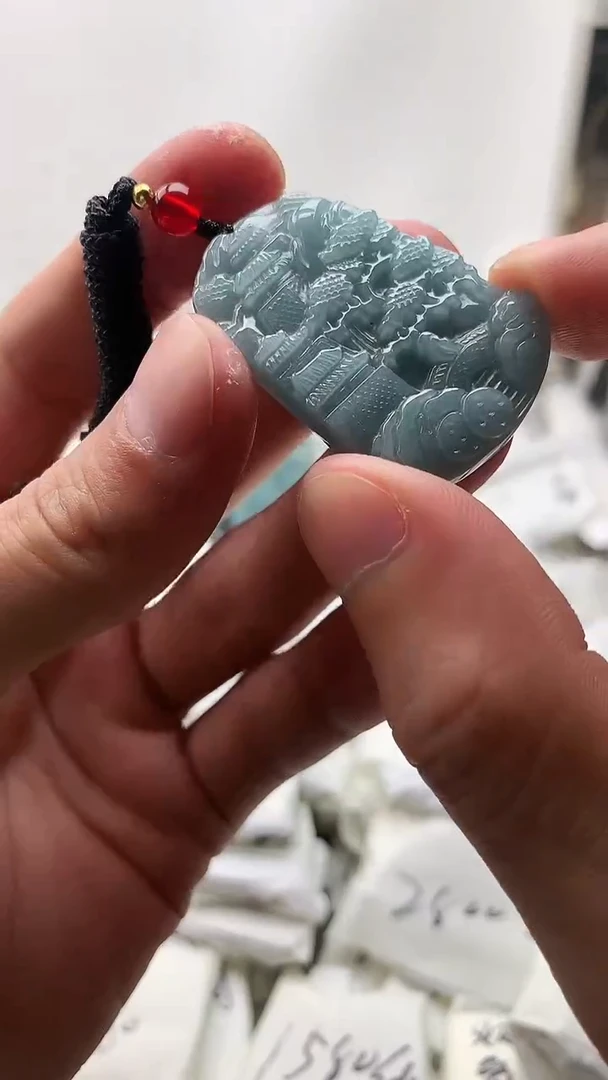 翡翠未镶嵌颈饰山水牌