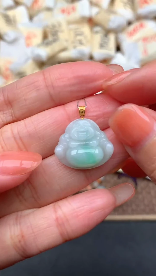 18K金镶嵌挂件翡翠1