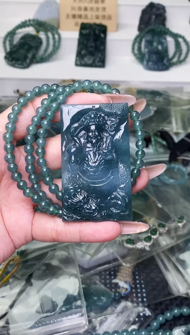 颈饰未镶嵌翡翠