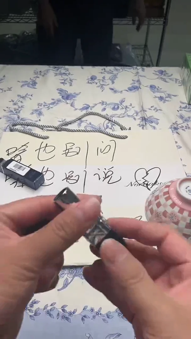 瓷片如图所示如图所示