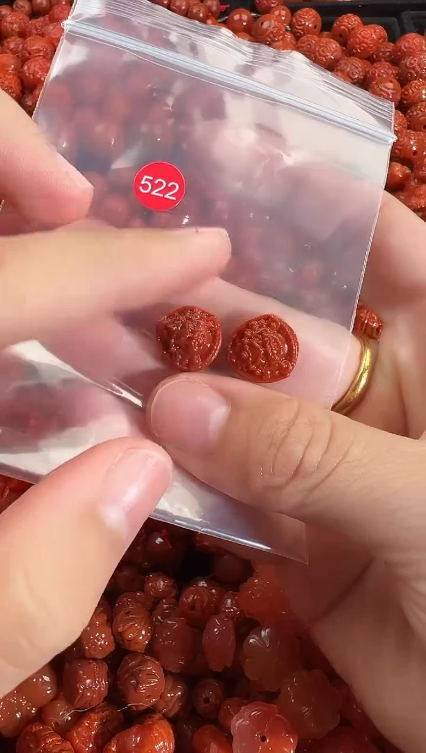 颈饰未镶嵌南红玛瑙1