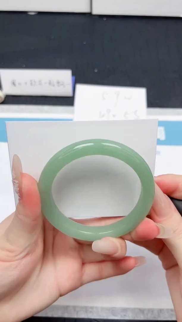 【闪购商品】石英质玉手镯未镶嵌274-54.8