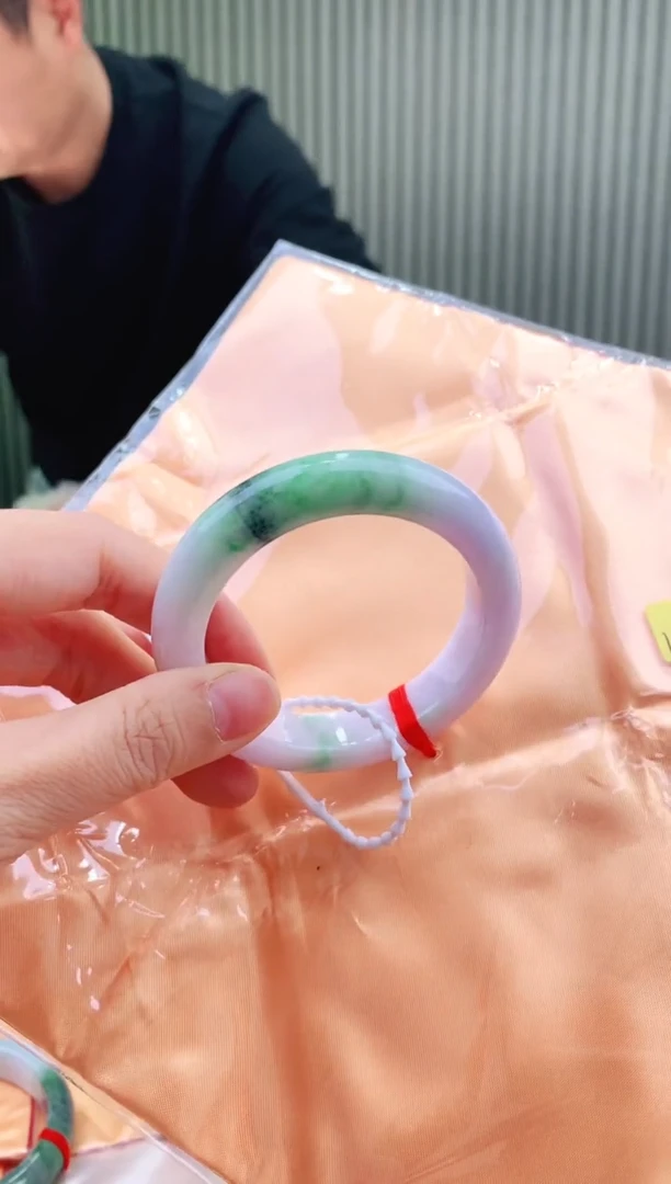 未镶嵌手镯翡翠52