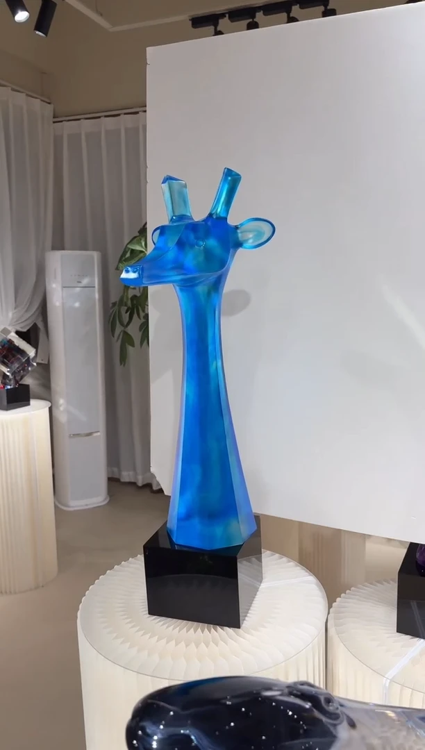 摆件战****）长颈鹿+黑色高底座