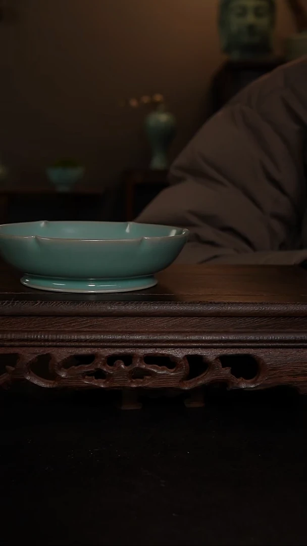 摆件瓷仿古手工葵口洗