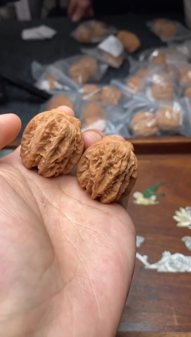 【闪购商品】文玩核桃把件A189号39尺方块